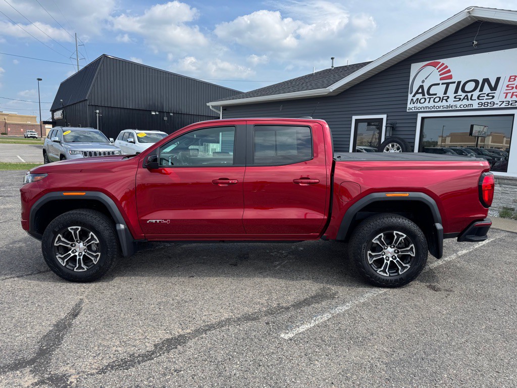 2023 GMC Canyon Image 2