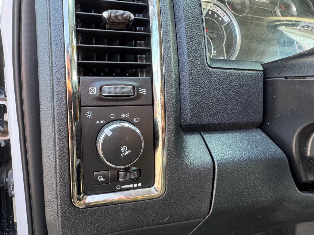 2016 RAM 1500 Image 17