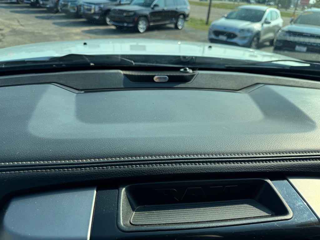 2016 RAM 1500 Image 32