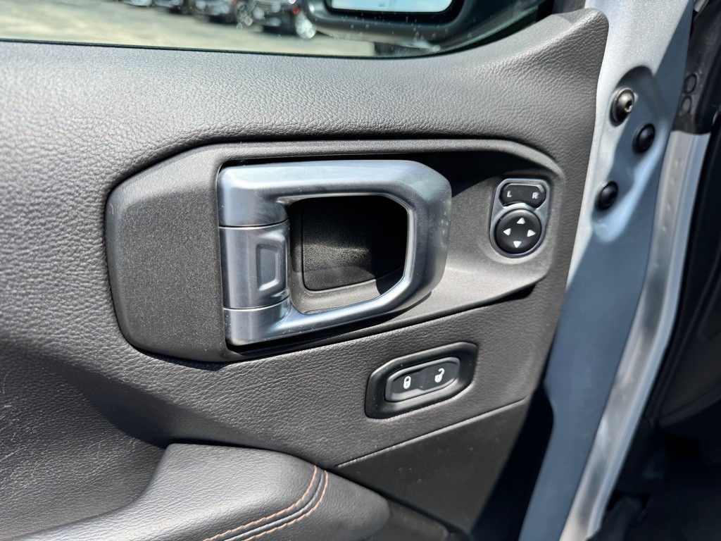2023 Jeep Wrangler Image 15