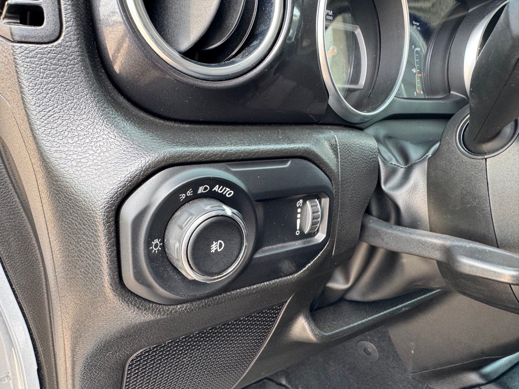2023 Jeep Wrangler Image 19