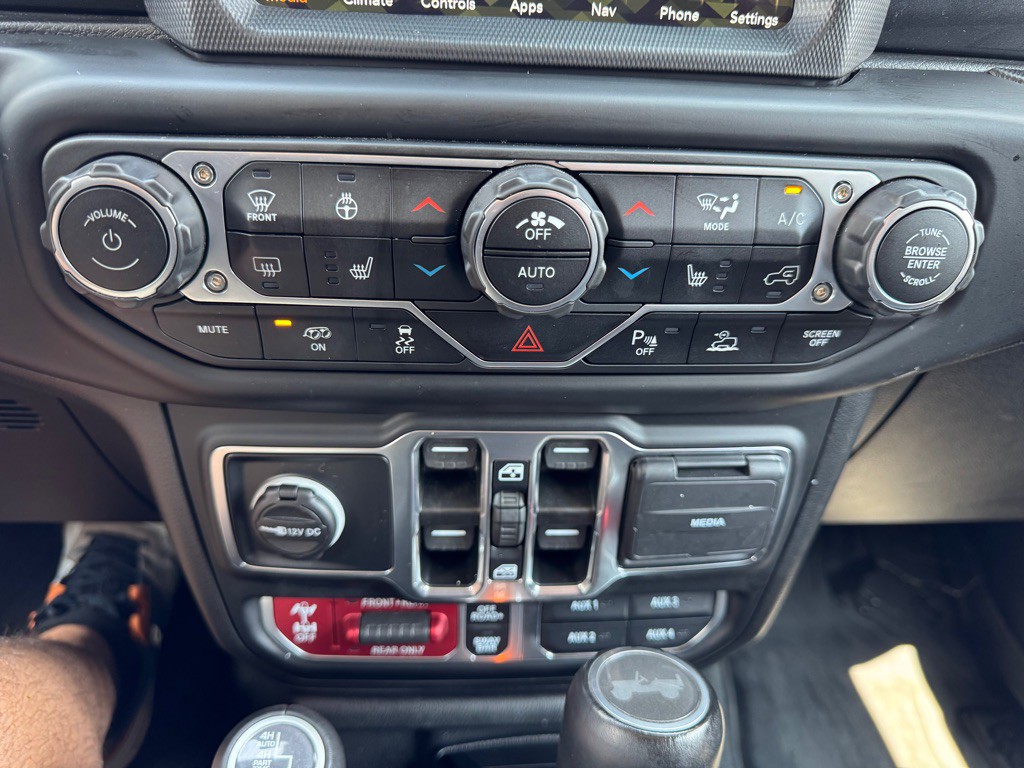 2023 Jeep Wrangler Image 30