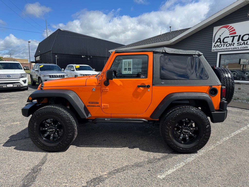 2012 Jeep Wrangler Image 2