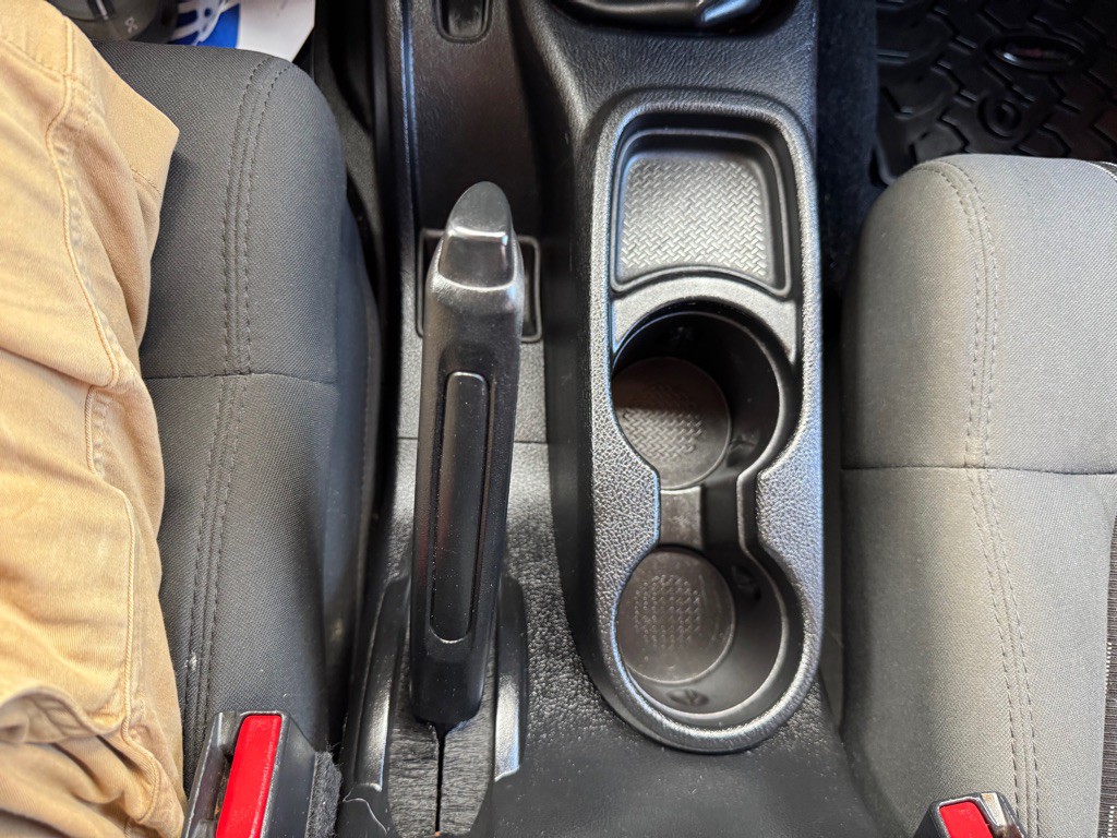 2012 Jeep Wrangler Image 25