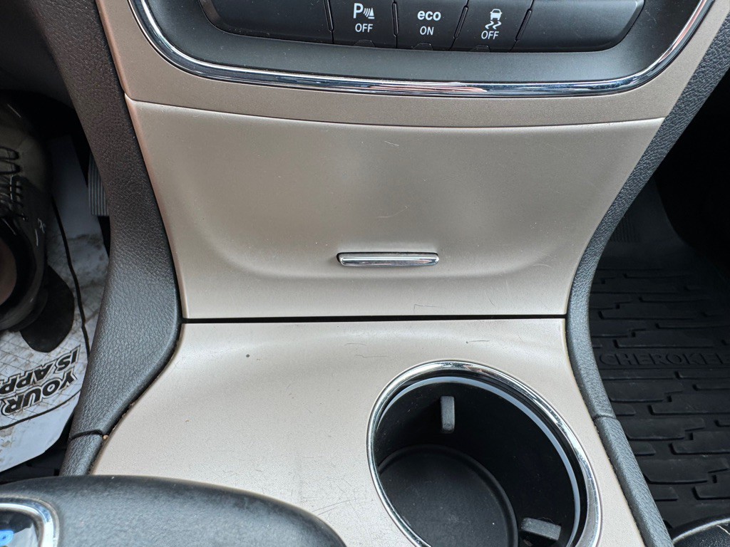 2014 Jeep Grand Cherokee Image 25