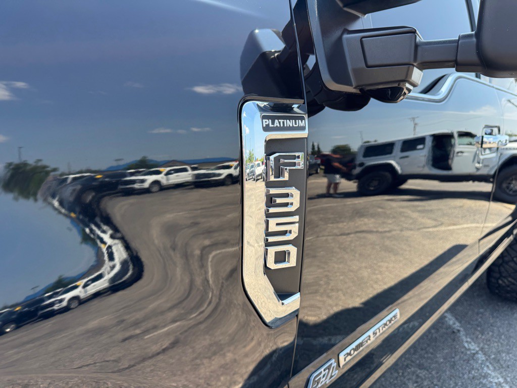 2022 Ford F-350 Image 10