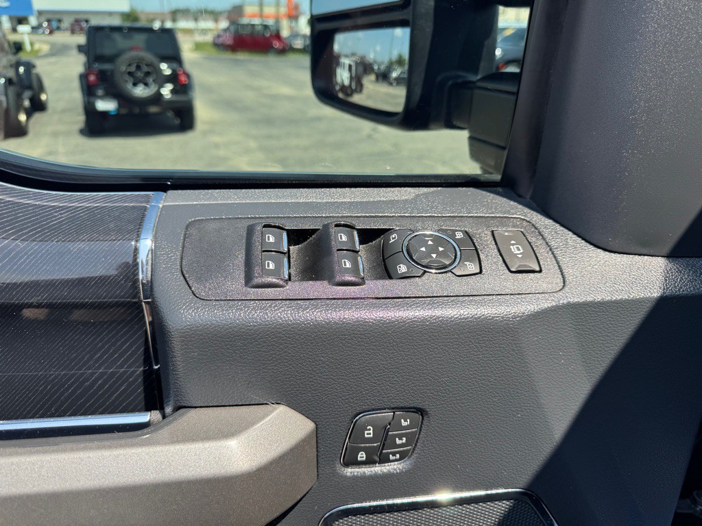 2022 Ford F-350 Image 13