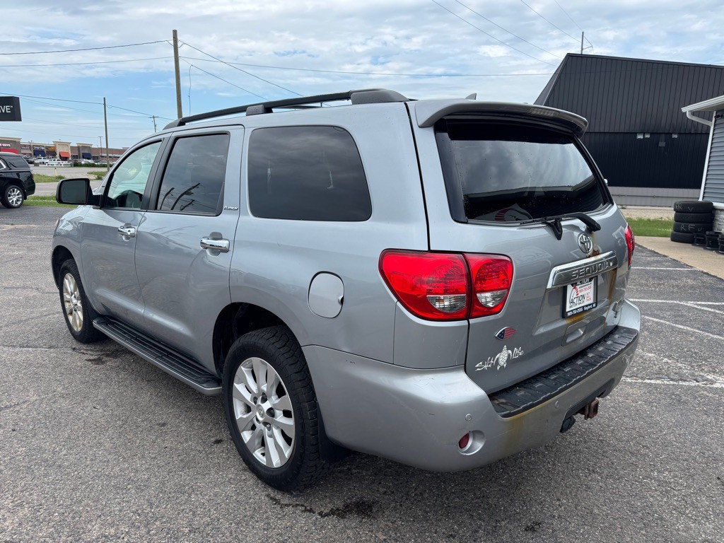 2014 Toyota Sequoia Image 3