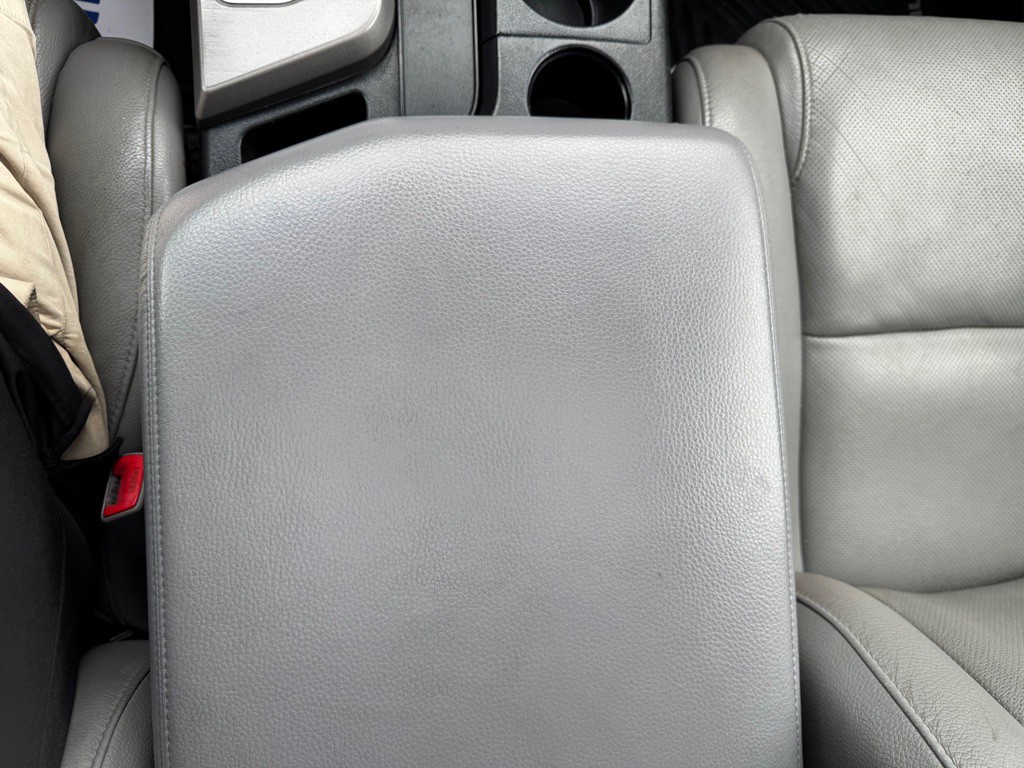2014 Toyota Sequoia Image 29