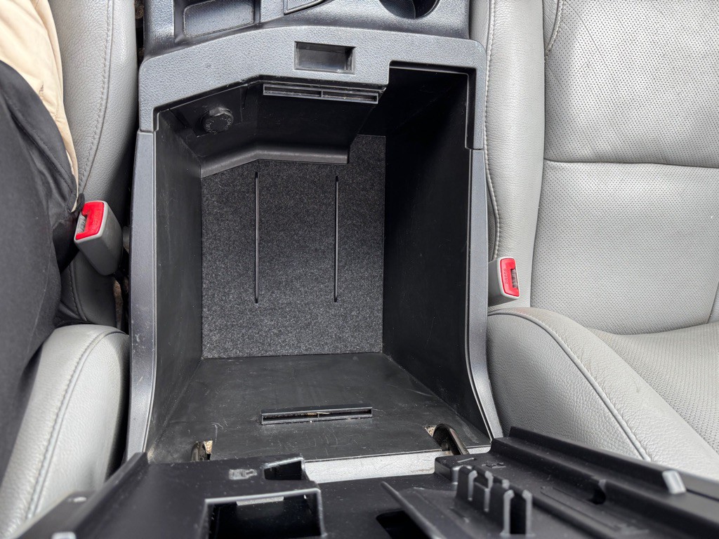 2014 Toyota Sequoia Image 30