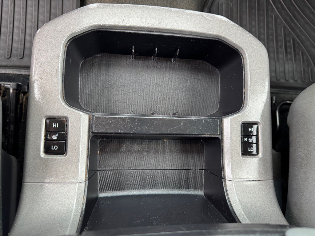 2014 Toyota Sequoia Image 37