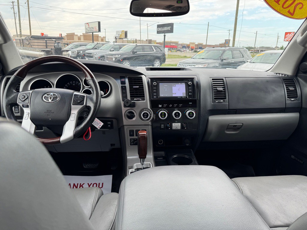 2014 Toyota Sequoia Image 38