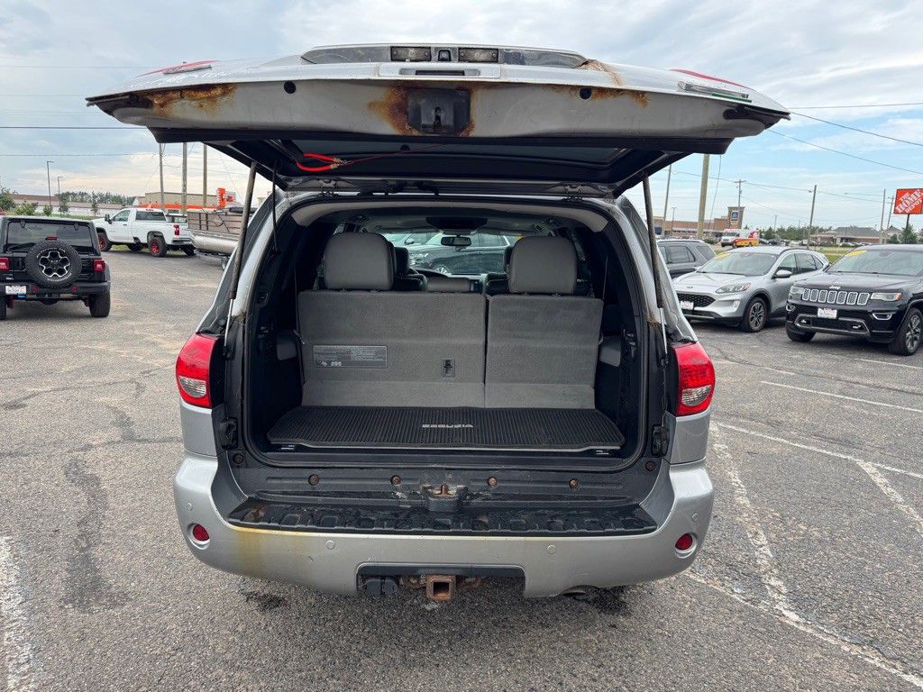 2014 Toyota Sequoia Image 40