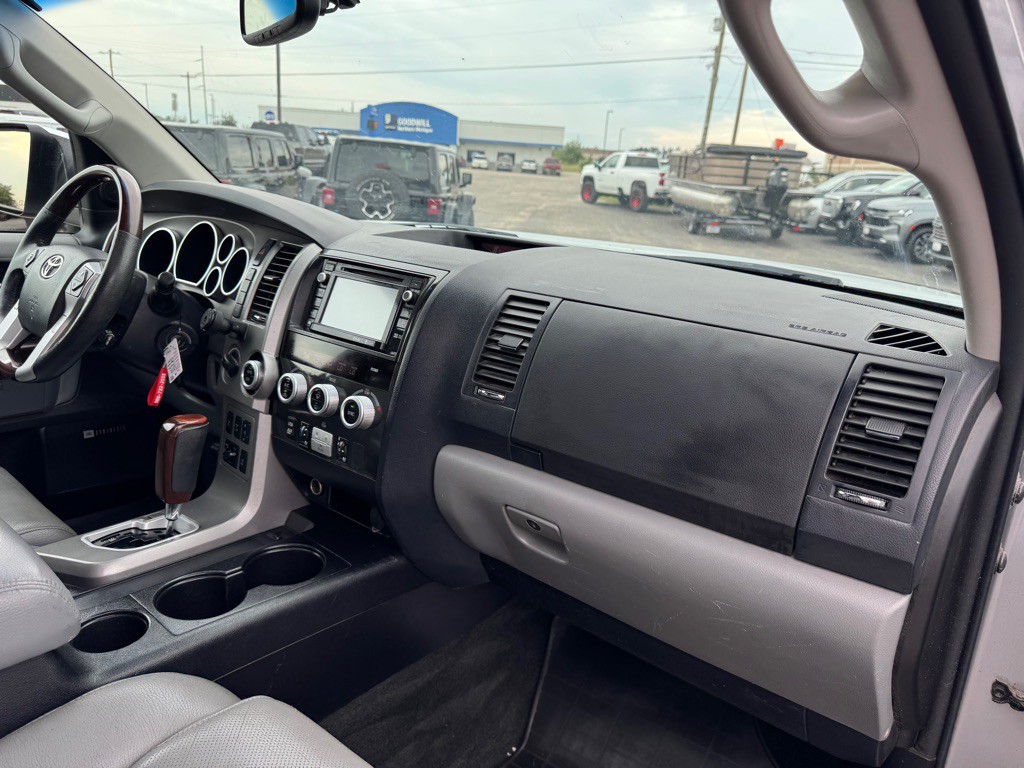 2014 Toyota Sequoia Image 56