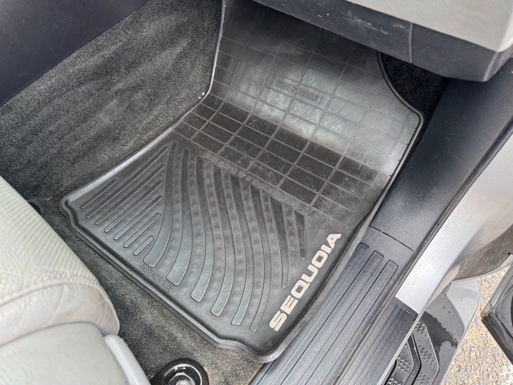 2014 Toyota Sequoia Image 57