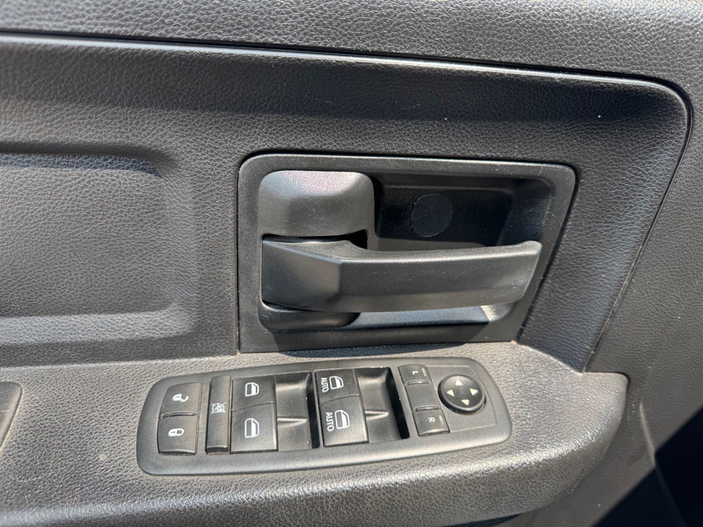 2016 RAM 2500 Image 12