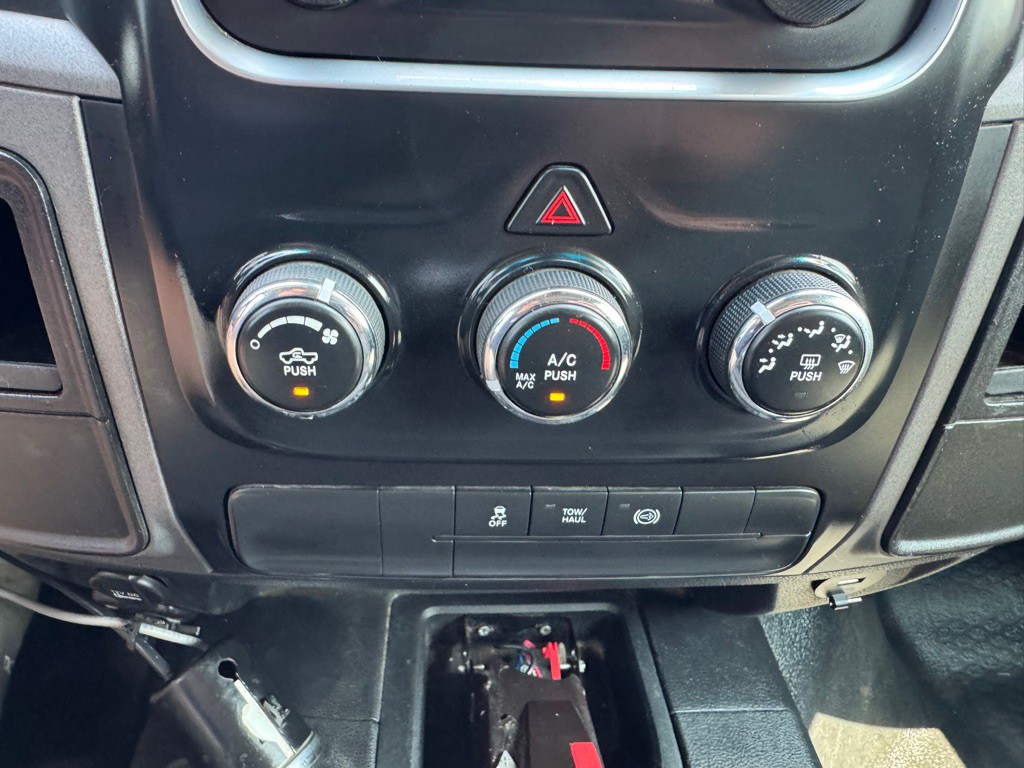 2016 RAM 2500 Image 25