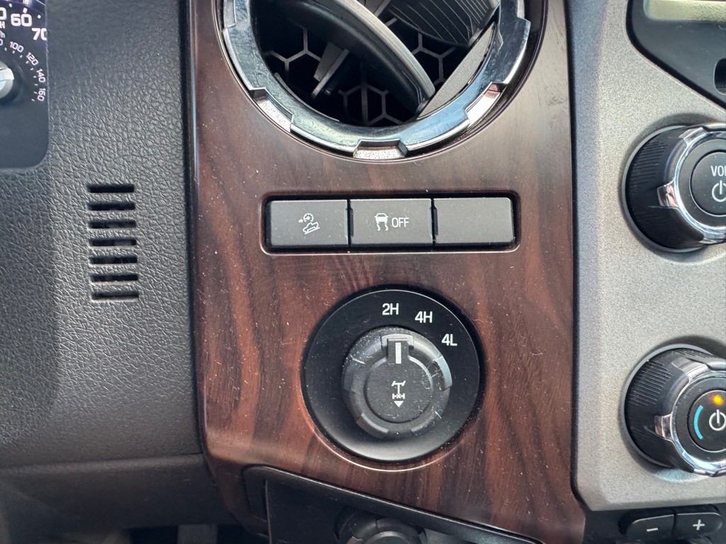 2015 Ford F-350 Image 28