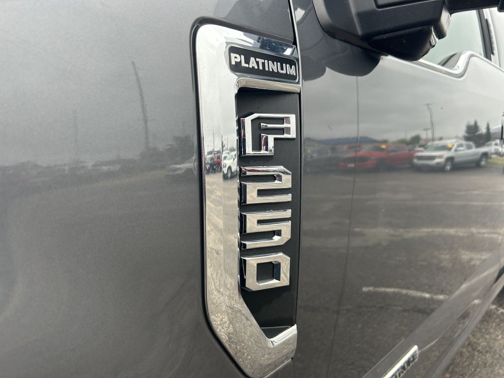 2021 Ford F-250 Image 12