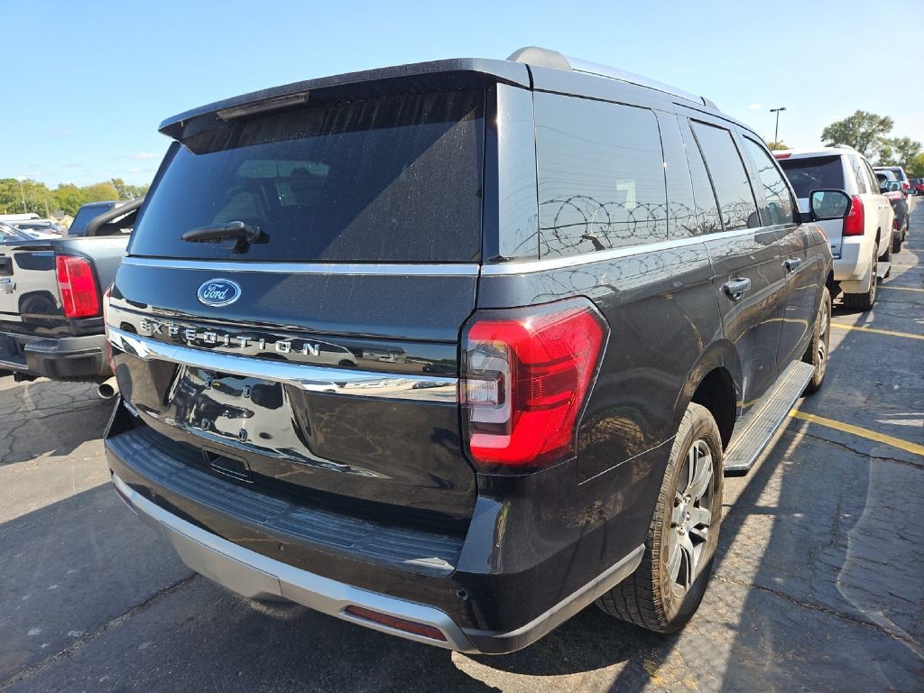 2023 Ford Expedition Image 3