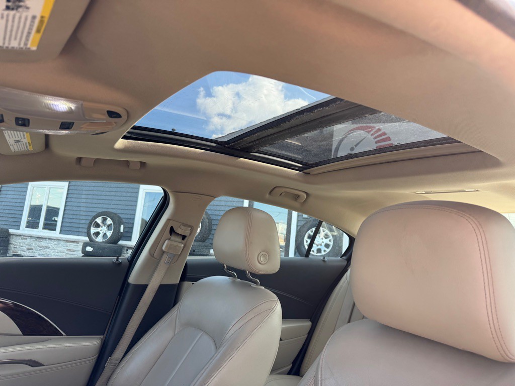 2015 Buick Lacrosse Image 11
