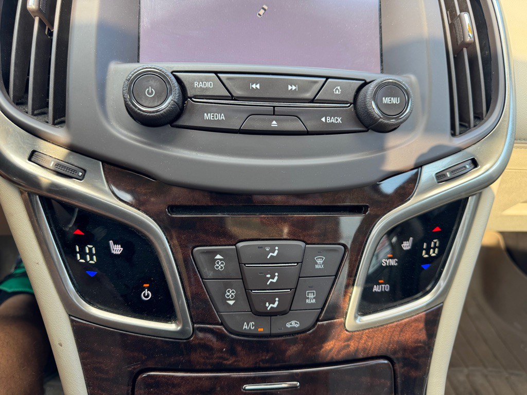 2015 Buick Lacrosse Image 20