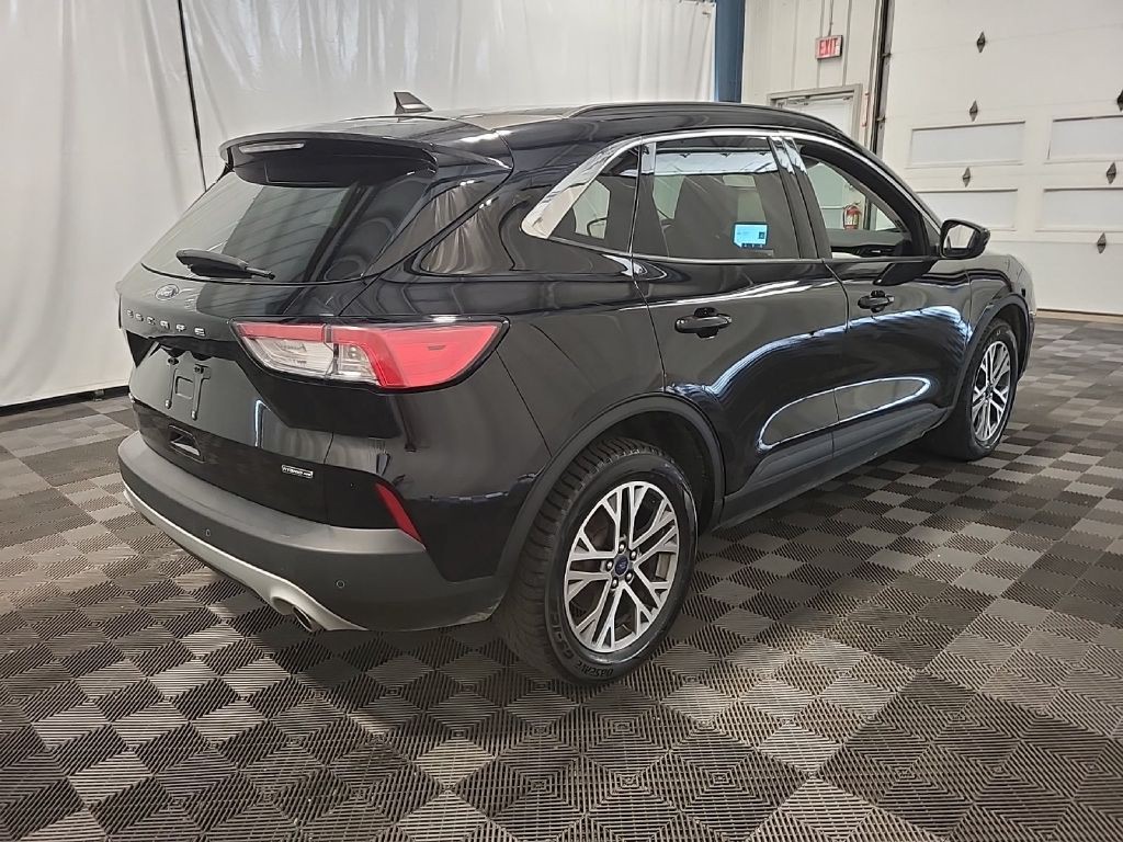 2021 Ford Escape Image 3