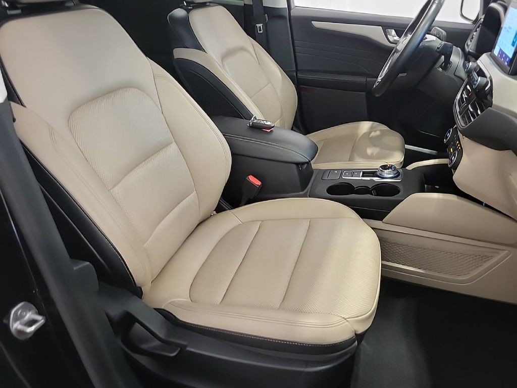 2021 Ford Escape Image 8