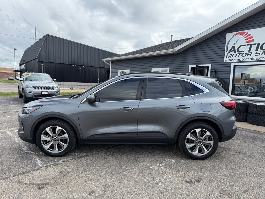 2023 Ford Escape Image 2