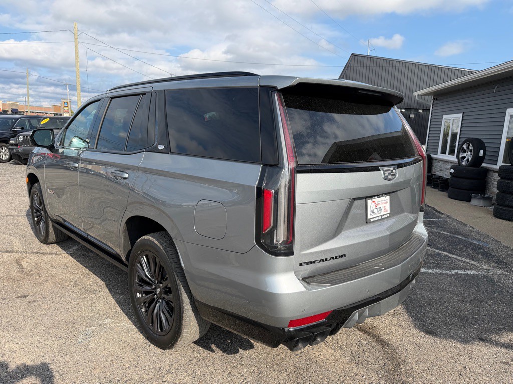 2023 Cadillac Escalade Image 3