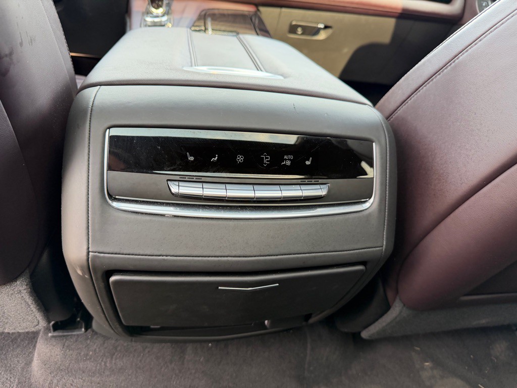 2023 Cadillac Escalade Image 32