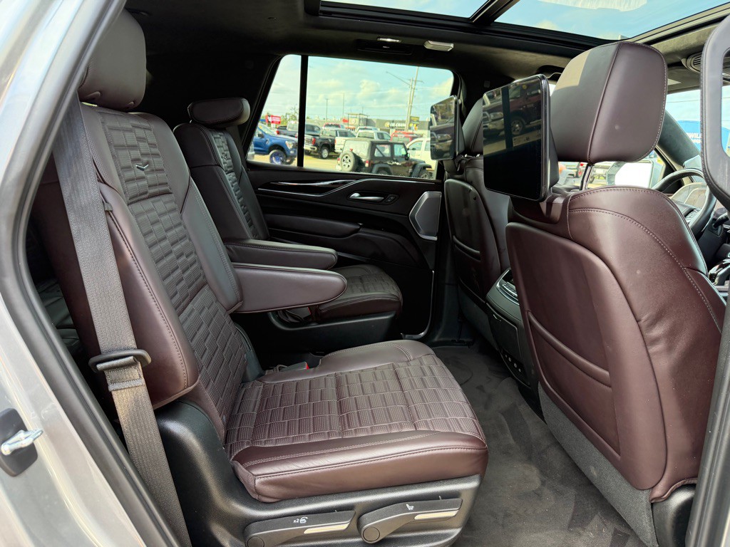 2023 Cadillac Escalade Image 39