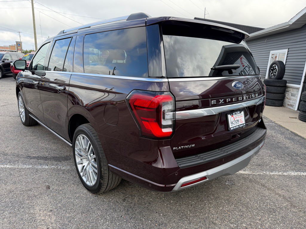 2024 Ford Expedition Image 3