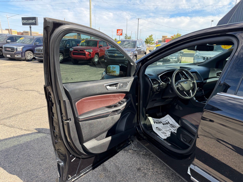 2020 Ford Edge Image 10