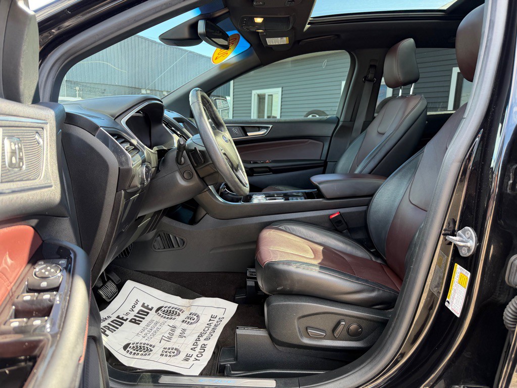 2020 Ford Edge Image 12