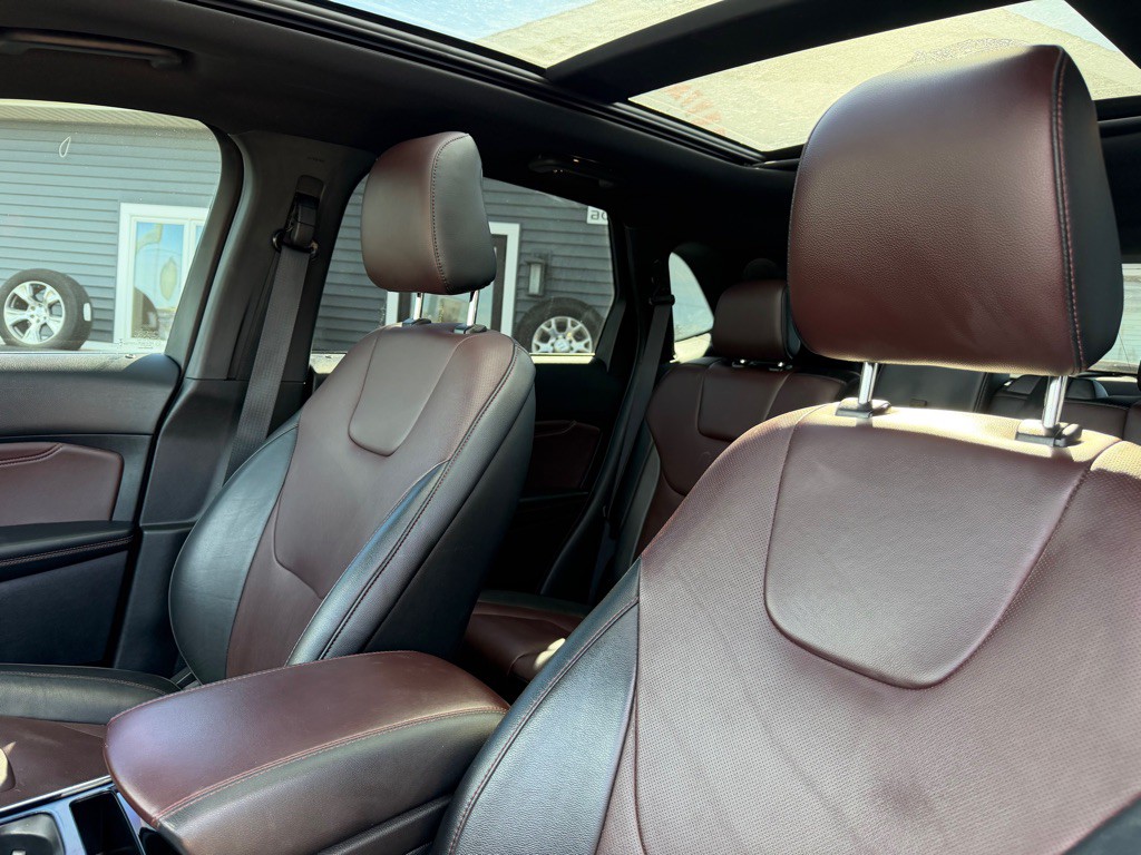 2020 Ford Edge Image 14