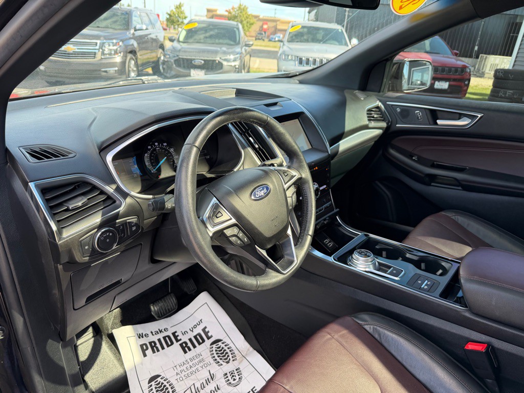 2020 Ford Edge Image 16