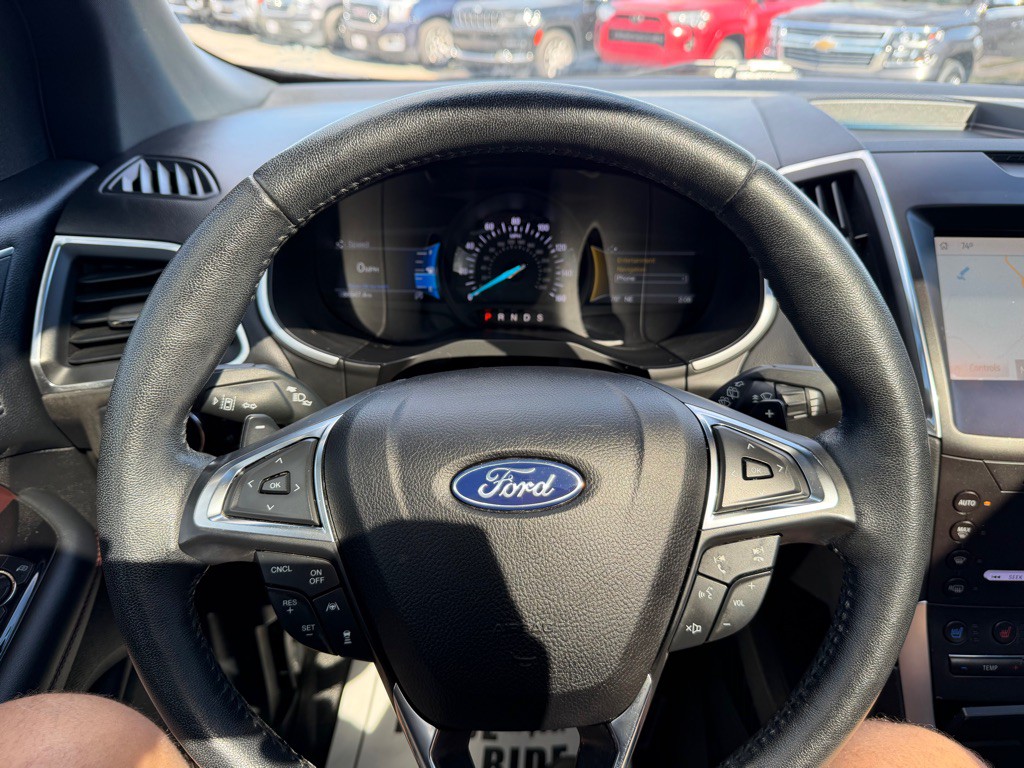 2020 Ford Edge Image 18