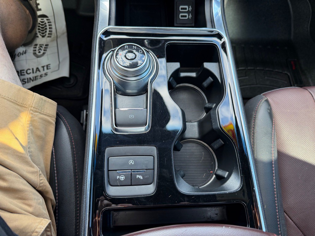 2020 Ford Edge Image 30