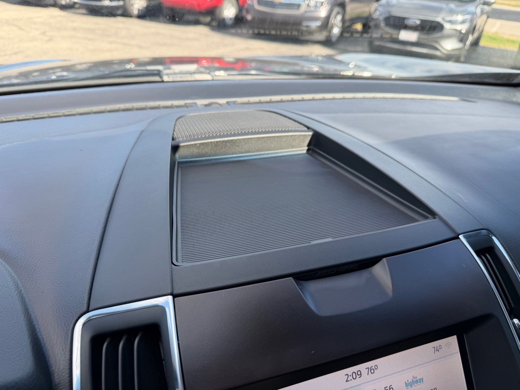 2020 Ford Edge Image 36