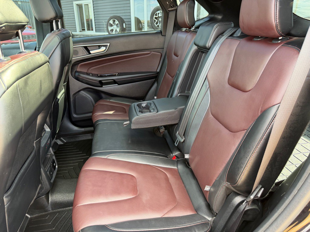 2020 Ford Edge Image 38