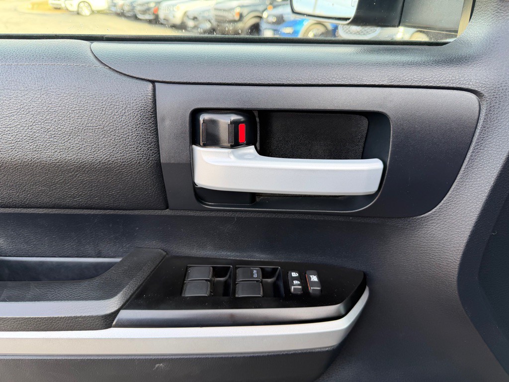 2016 Toyota Tundra Image 11