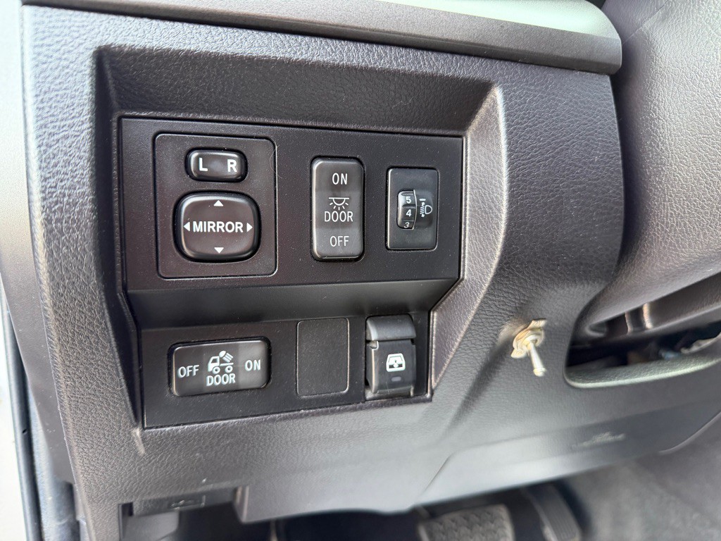 2016 Toyota Tundra Image 16