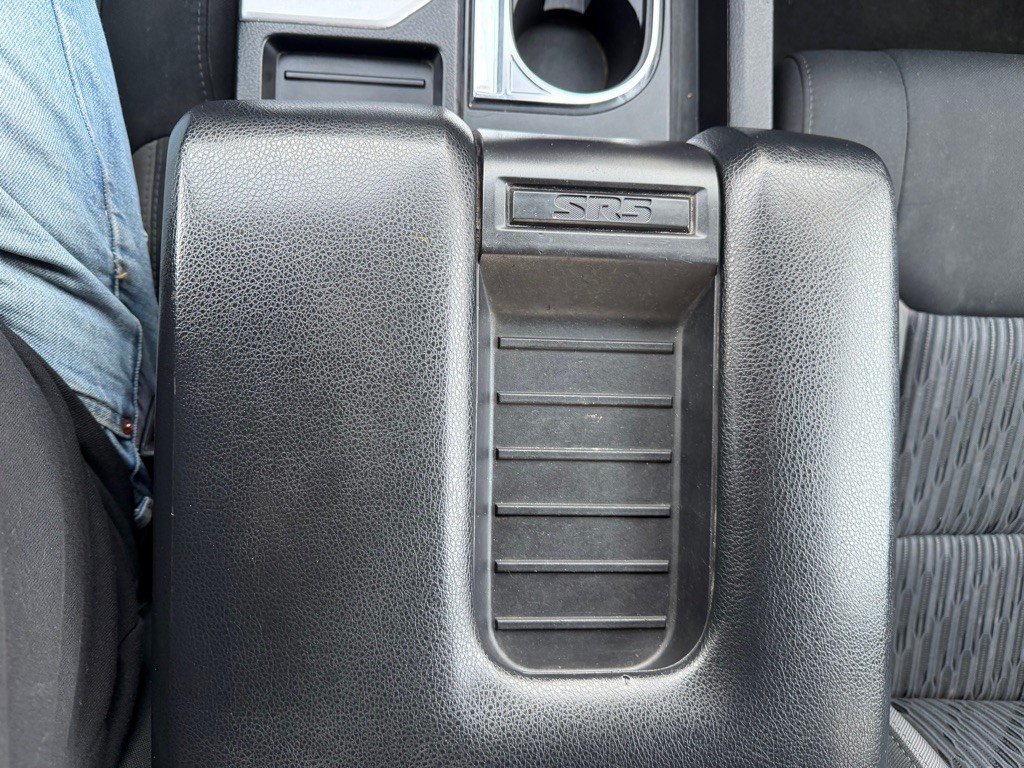 2016 Toyota Tundra Image 28