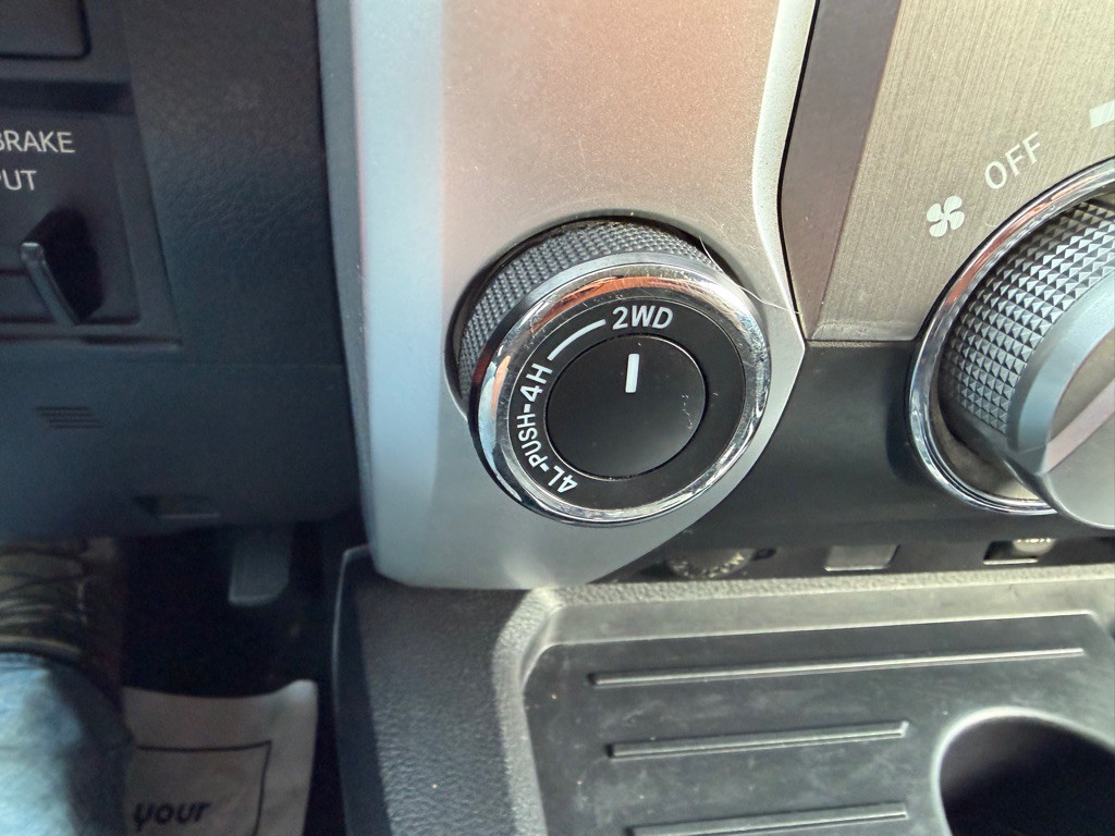 2016 Toyota Tundra Image 26