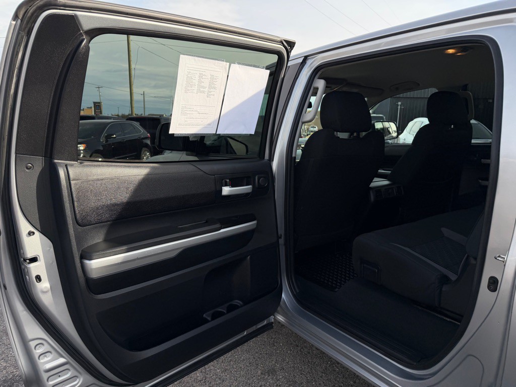 2016 Toyota Tundra Image 32