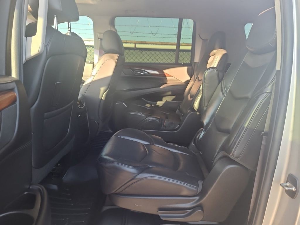 2015 Cadillac Escalade Image 5