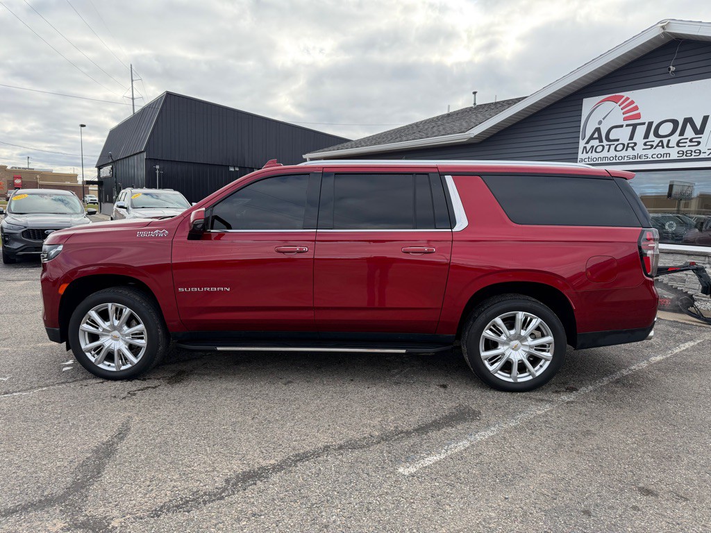 2021 Chevrolet Suburban Image 2