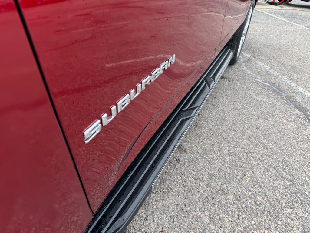 2021 Chevrolet Suburban Image 9