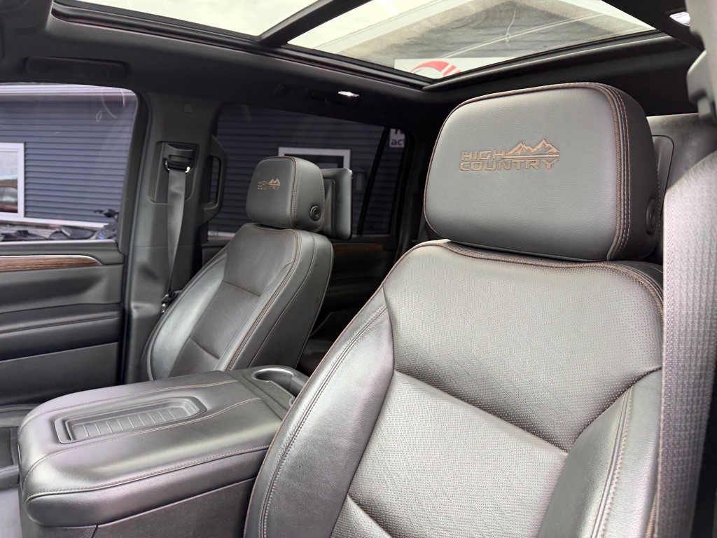 2021 Chevrolet Suburban Image 14